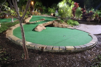 Miniature Golf Figure Eight